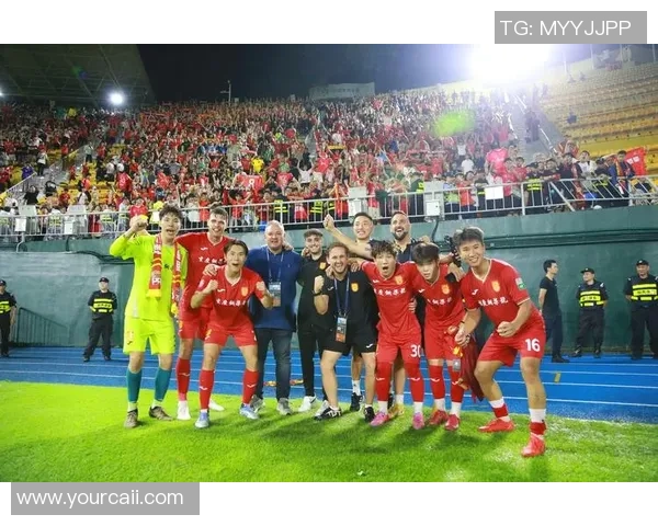 广州足球队防守分析：优缺点与未来改进方向探讨